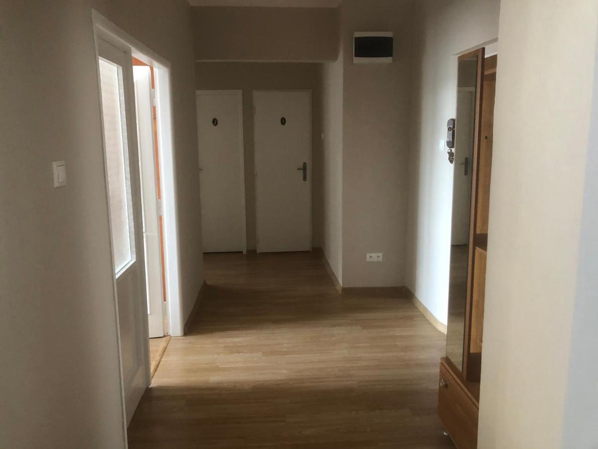 Apartman Bea, Snp 12 Velky Krtis Apartment Luaran gambar